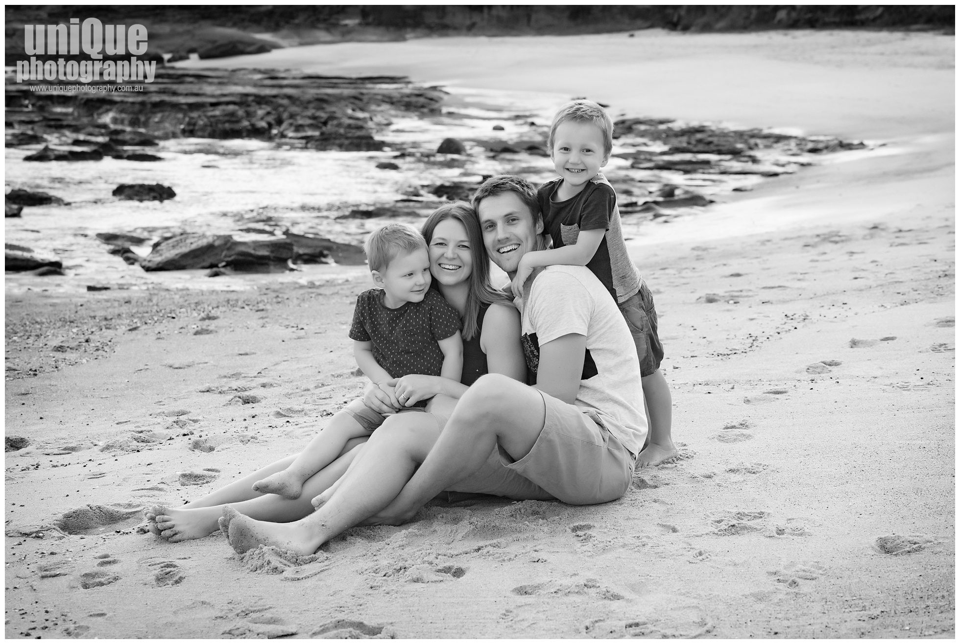 Family,beach photo shoot,central coast,central coast photographer,family photography,kids,norah head,outdoor,sibling photos,unique photography,